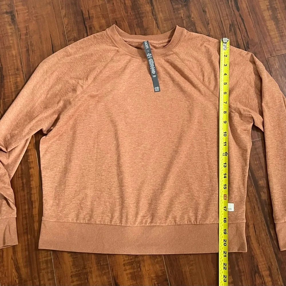 Vuori Halo Crew Top - Picture 6 of 9